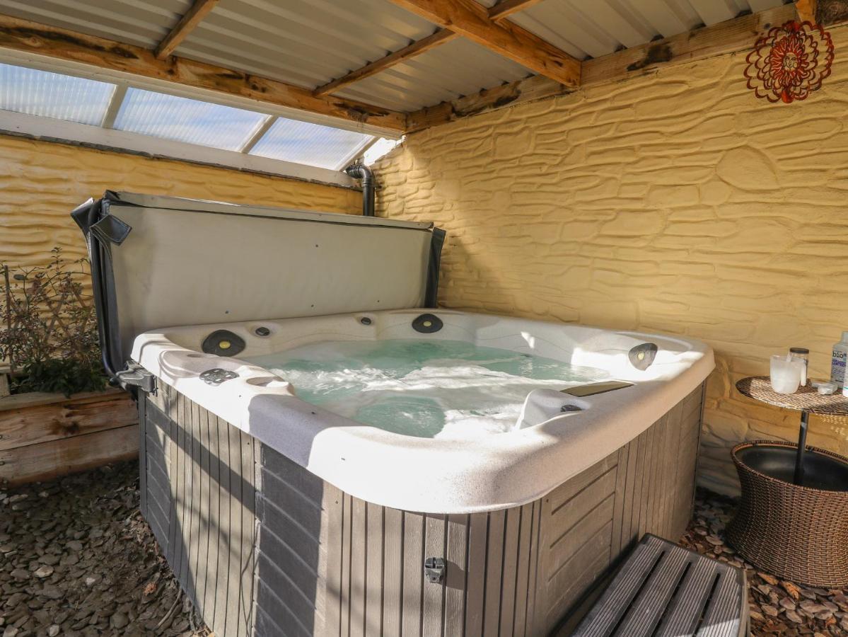Yr Hen Llaethdy Villa Troedyraur Екстериор снимка